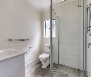 MODERN, FULLY FURNISHED, DESIGNER LOWSET STUDIO APARTMENT - Photo 5