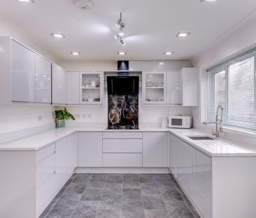 3 bed detached bungalow to rent in Twatling Road, Birmingham, B45 - Photo 5