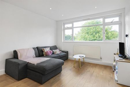 4 bedroom flat to rent - Photo 2