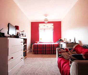 4 bedroom house to rent George V Avenue, Worthing, BN11 - Photo 4
