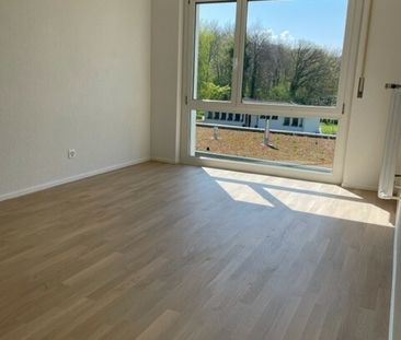 Bright 2.5-room apartment on 1st floor completely renovated in 2024 - Foto 4