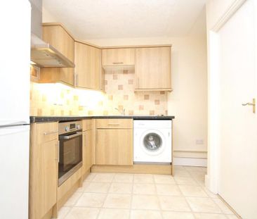 2 bedroom maisonette to rent - Photo 6
