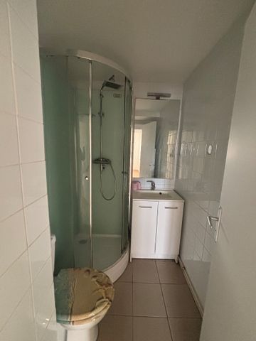 Appartement avec petite cour privative et garage - Photo 3