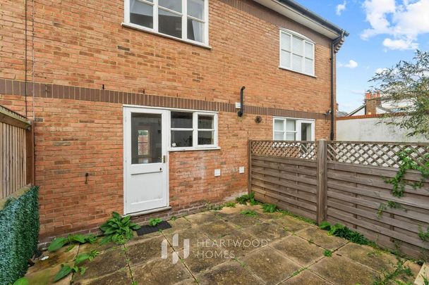 3 bedroom terraced house to rent - Photo 1