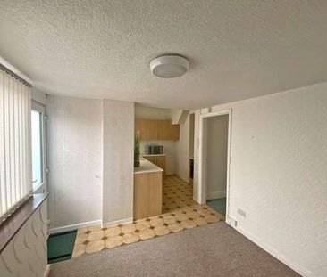 Denton Lane, Chadderton, OL9 - Photo 4