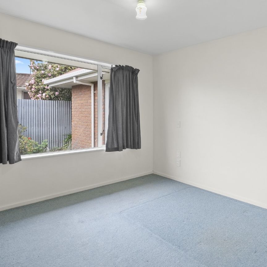 Inviting 3-Bedroom Home for Rent in Woolston - Photo 1