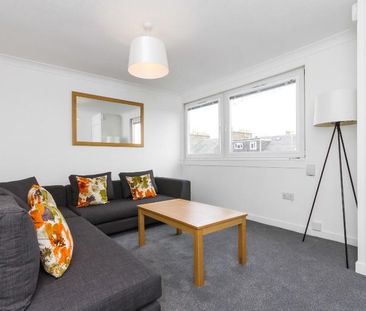 3 bedroom flat to rent - Photo 3