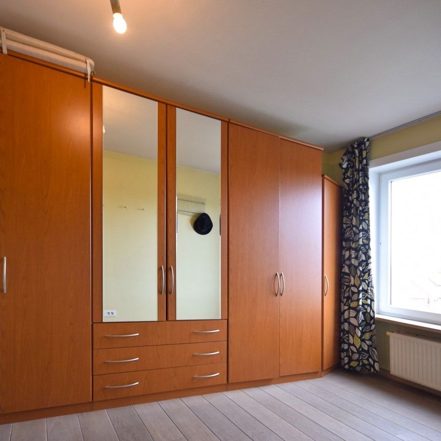 Ruim dakappartement in hartje Roeselare, nabij station - Photo 1