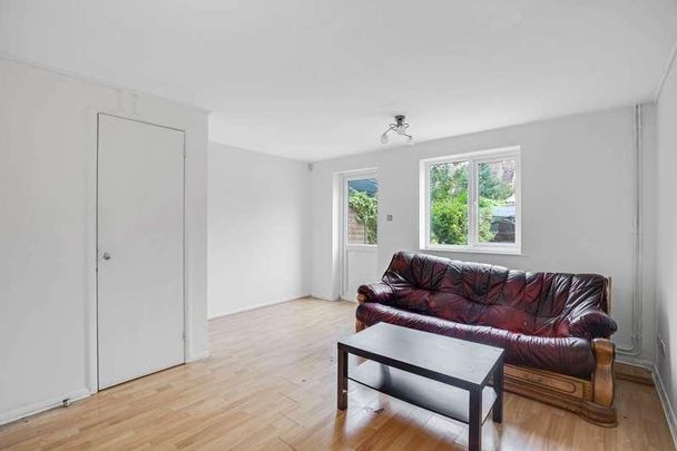 Jasper Road, London, E16 - Photo 1