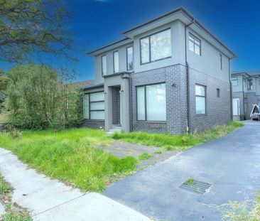 Stylish and Spacious 4 Bedroom Townhouse in Moonee Ponds - Photo 5