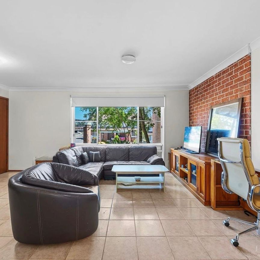 Perfect Family Home in the Heart of Glenfield - Photo 1