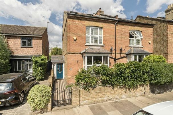 Fulwell Road, TW11, London - Photo 1