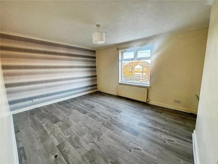 3 bedroom end of terrace house to rent - Photo 5