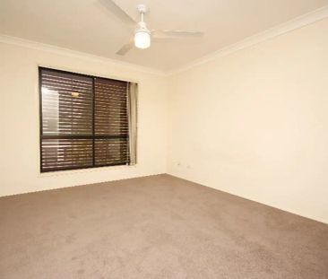 “Super Neat and Tidy Townhouse in Small Complex” - Photo 4