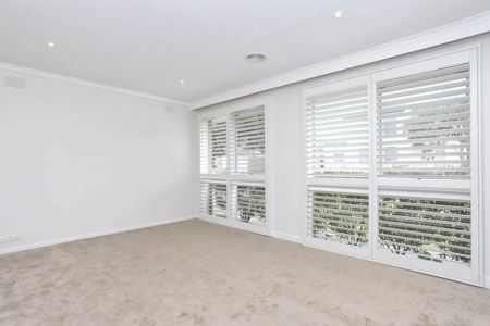 Instantly Appealing! - Photo 2