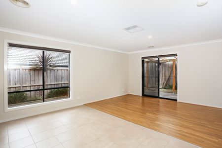 Spacious 3-Bedroom Home in Mernda - Photo 3