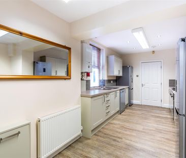 6 bed terraced house to rent in Roxburgh Place, Newcastle Upon Tyne... - Photo 2