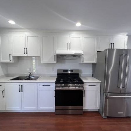 Cozy Suite in Fourplex - Photo 3