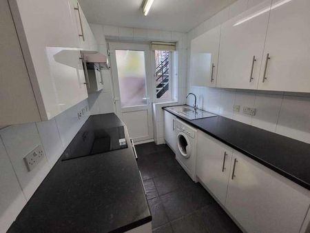 Ruthin Close, Luton, LU1 - Photo 3