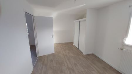 Location Maison 4 pièces 94m² - Photo 2