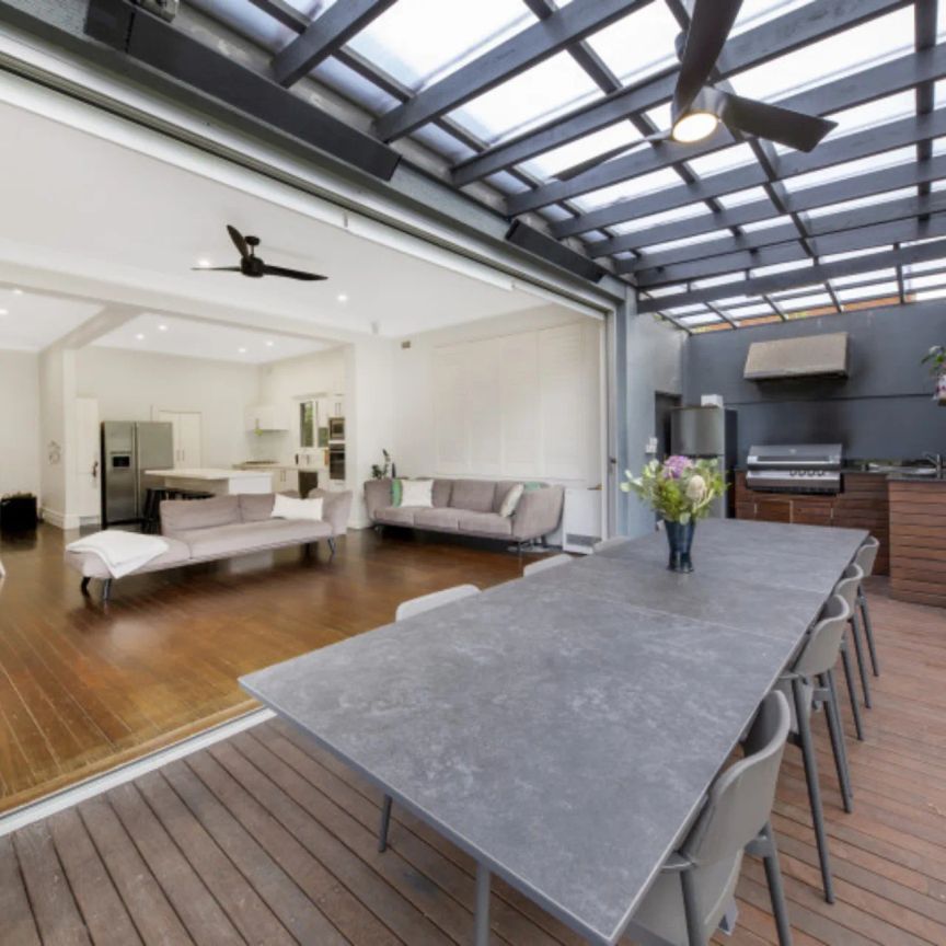 Spacious family home set over single level- huge north facing rear yard - Photo 1