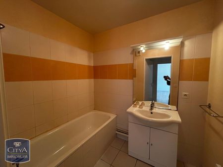 Location Appartement 2 pièces 47m² ST PIERRE DU MONT 40280 - Photo 2