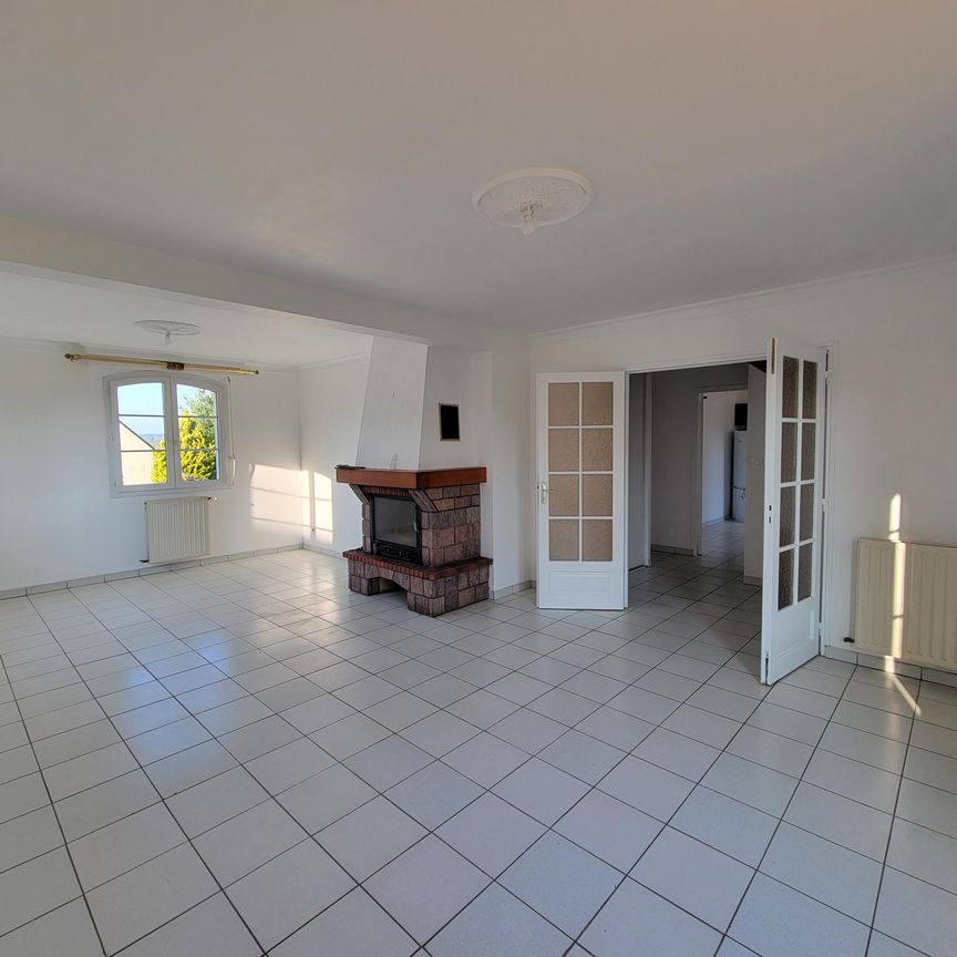 Location Maison 4 pièces 107m² PLELAN LE GRAND 35380 - Photo 1