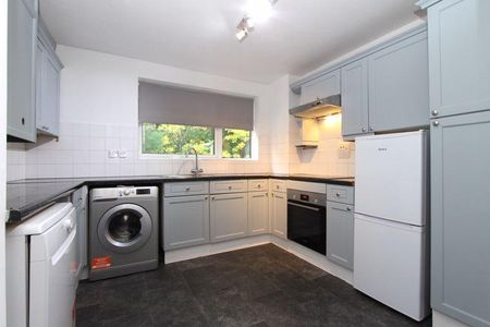 2 bedroom maisonette to rent - Photo 5