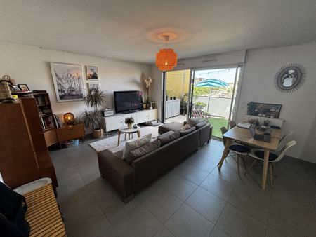 Location Appartement 3 pièces 59m² ST JEAN DE VEDAS 34430 - Photo 5