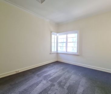 2/568 Toorak Road, Toorak - Photo 2