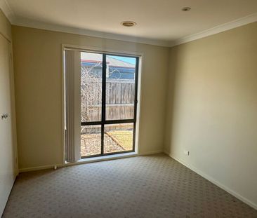 Three Bedroom House - Photo 4