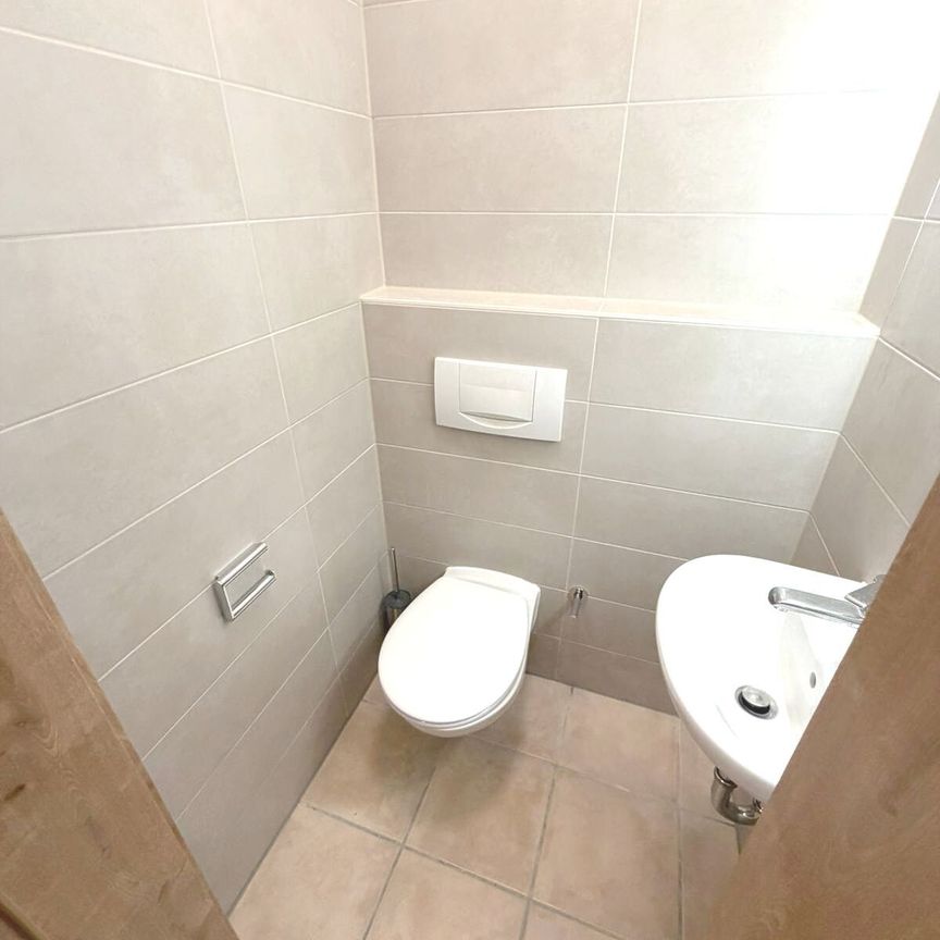 Hochwertiger und geräumiger Erstbezug mit Balkon und Stellplatz in Top-Lage von Trier-Ehrang. - Photo 1