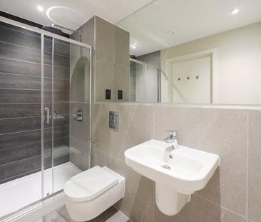 1 bedroom Flat To Let - Photo 2