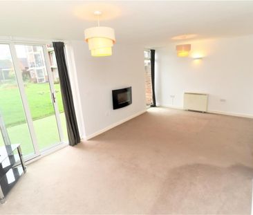 3 BED Terraced House To rent - Photo 2
