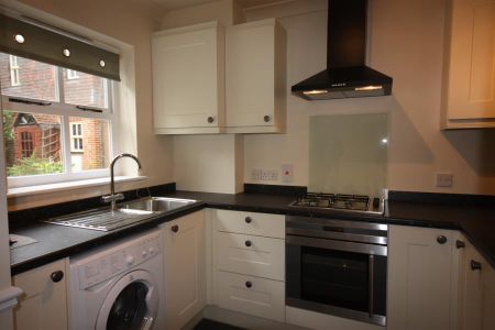 The Street, Guildford, GU5 - Photo 5