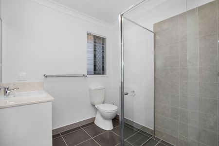 Spacious Modern Living - Photo 5