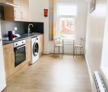 1 bedroom flat to rent - Photo 3