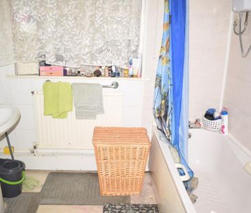 2 bedroom ground floor flat to rent - Photo 4
