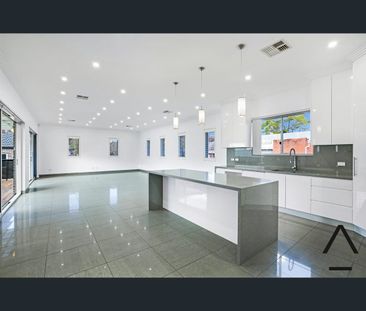28 Tenterden Road, Botany, NSW 2019 - Photo 1