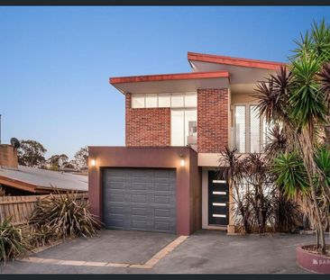 Luxury, Space and Lifestyle in the Heart of Templestowe Village - Photo 3