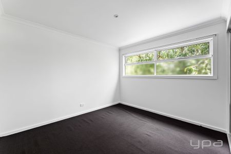 MODERN TOWNHOUSE, CENTRAL WERRIBEE - Photo 5