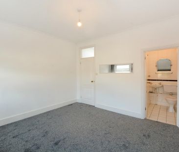 4 bedroom terraced house to rent - Photo 5