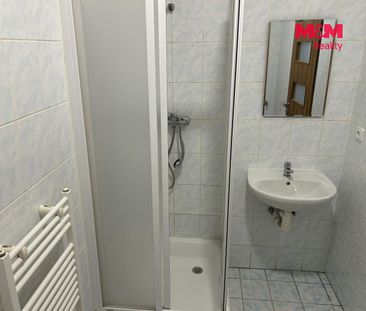 Pronájem bytu 1+kk a garsoniéry 31 m², Anenské náměstí 666, Jablone... - Photo 3