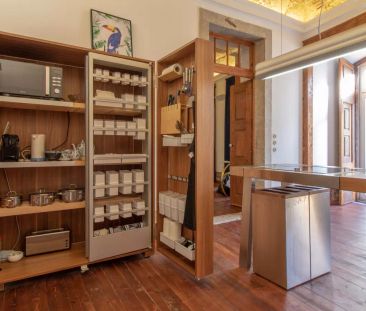 Beautiful 2-bedroom apartment for rent in Bairro Alto, Bica, and Cais do Sodré - Photo 4