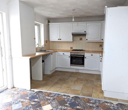 3 bedroom semi-detached house to rent - Photo 4