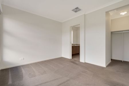 Low Maintenance Family Home - Photo 4