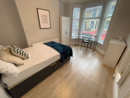 Adelaide Road, Liverpool. - Photo 5