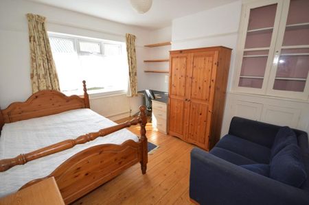 5 bedroom detached house to rent - Photo 4