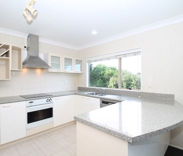 Unit 2, 49 Ribbonwood Crescent, Goodwood Heights, Auckland - Photo 1