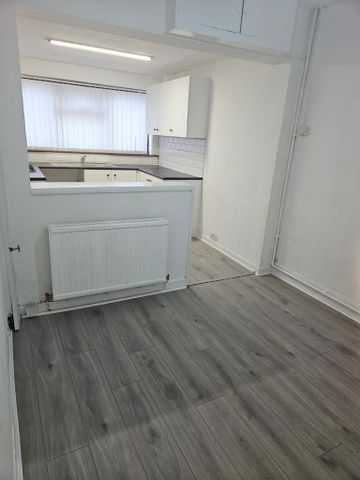 3 bedroom house to rent - Photo 3